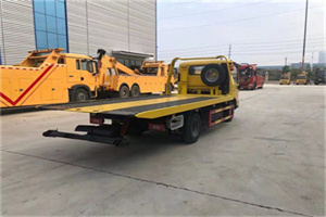 章丘非事故拖车